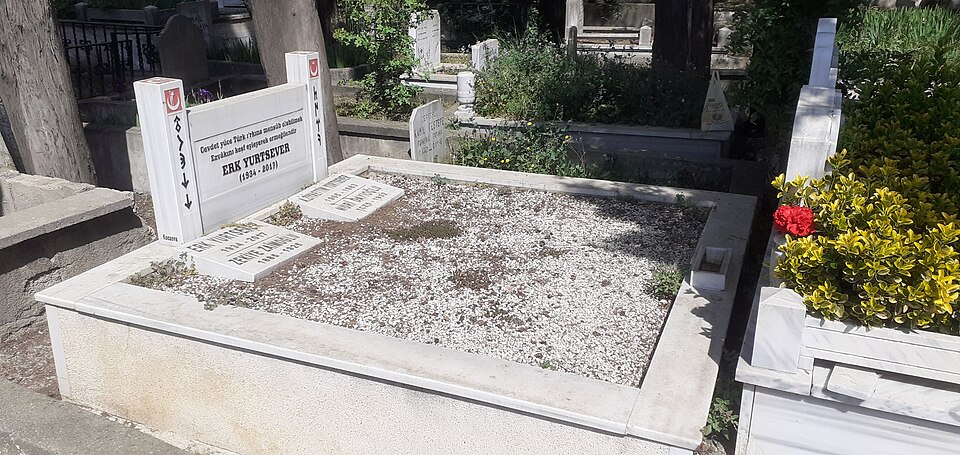 Erk Yurtsever